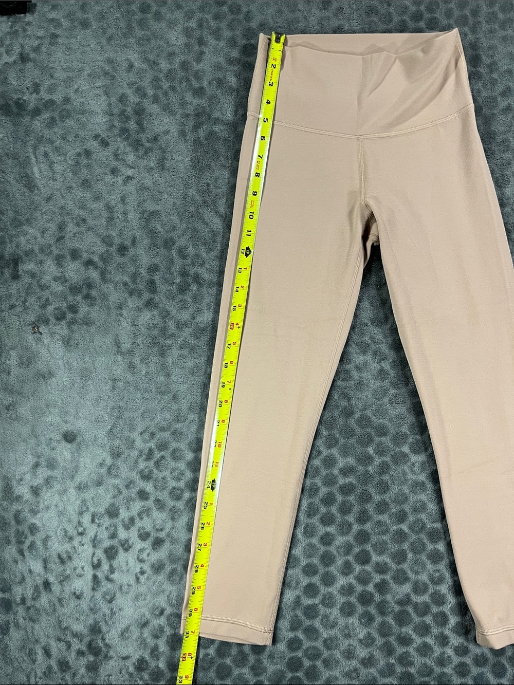 Aritzia TNA Activewear High-Waist Leggings in Light Beige - Picture 4 of 7